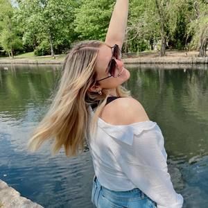 Meet your Posher, Dani